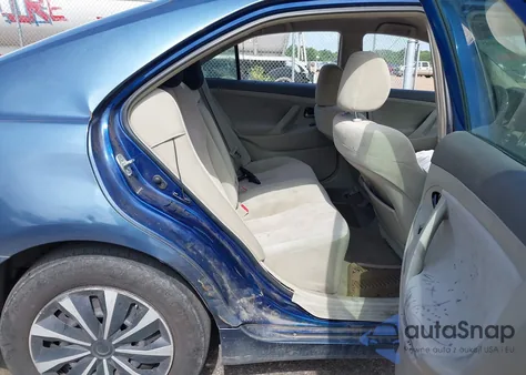 2010 Toyota Camry Le z USA, uszkodzony, nr VIN 4T1BF3EK8AU514560